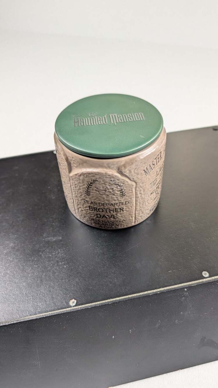 Disney Parks Haunted Mansion Scented Candle Happy Haunts Scent 10 oz